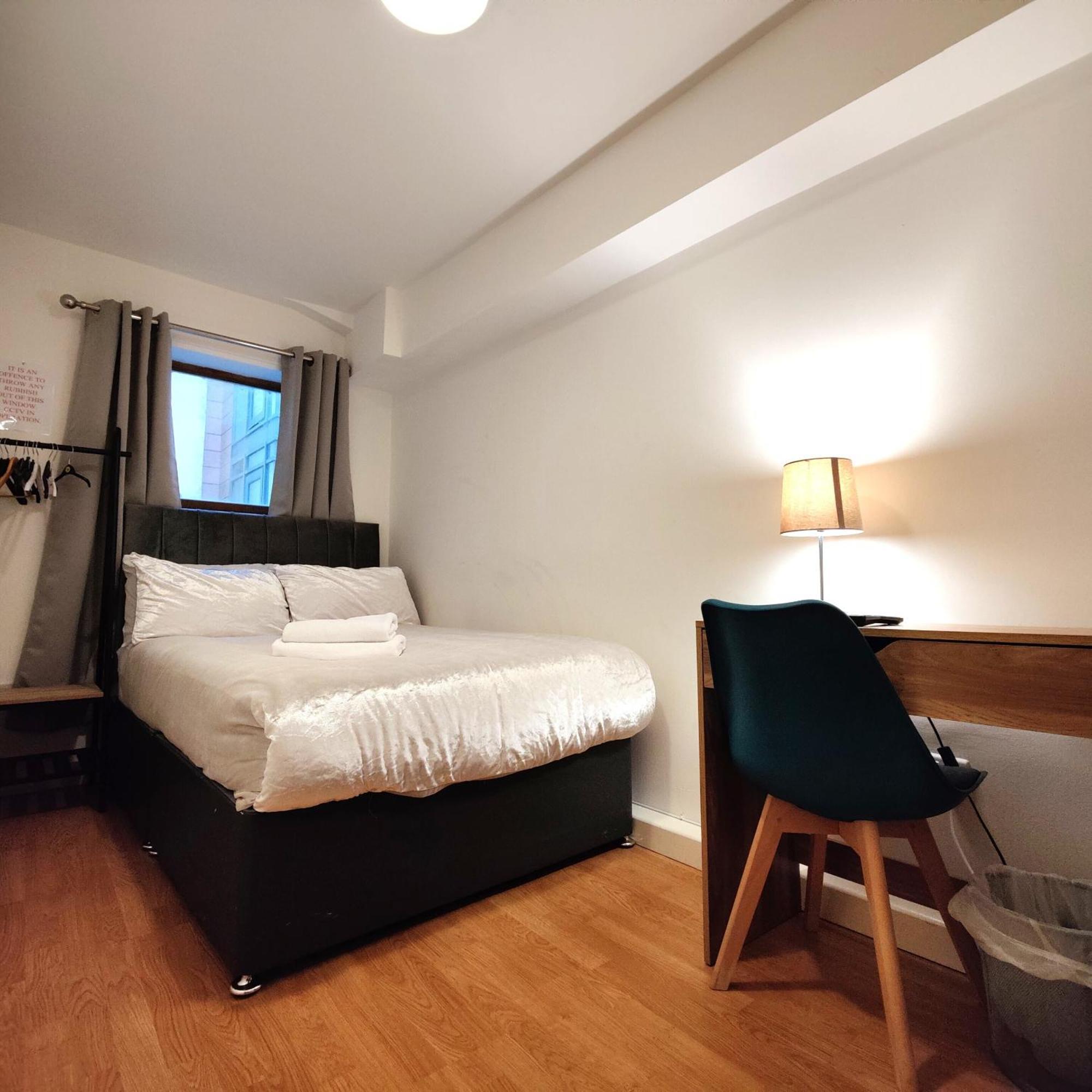 Liverpool City Centre Private Rooms Including Smart Tvs - With Shared Bathroom エクステリア 写真