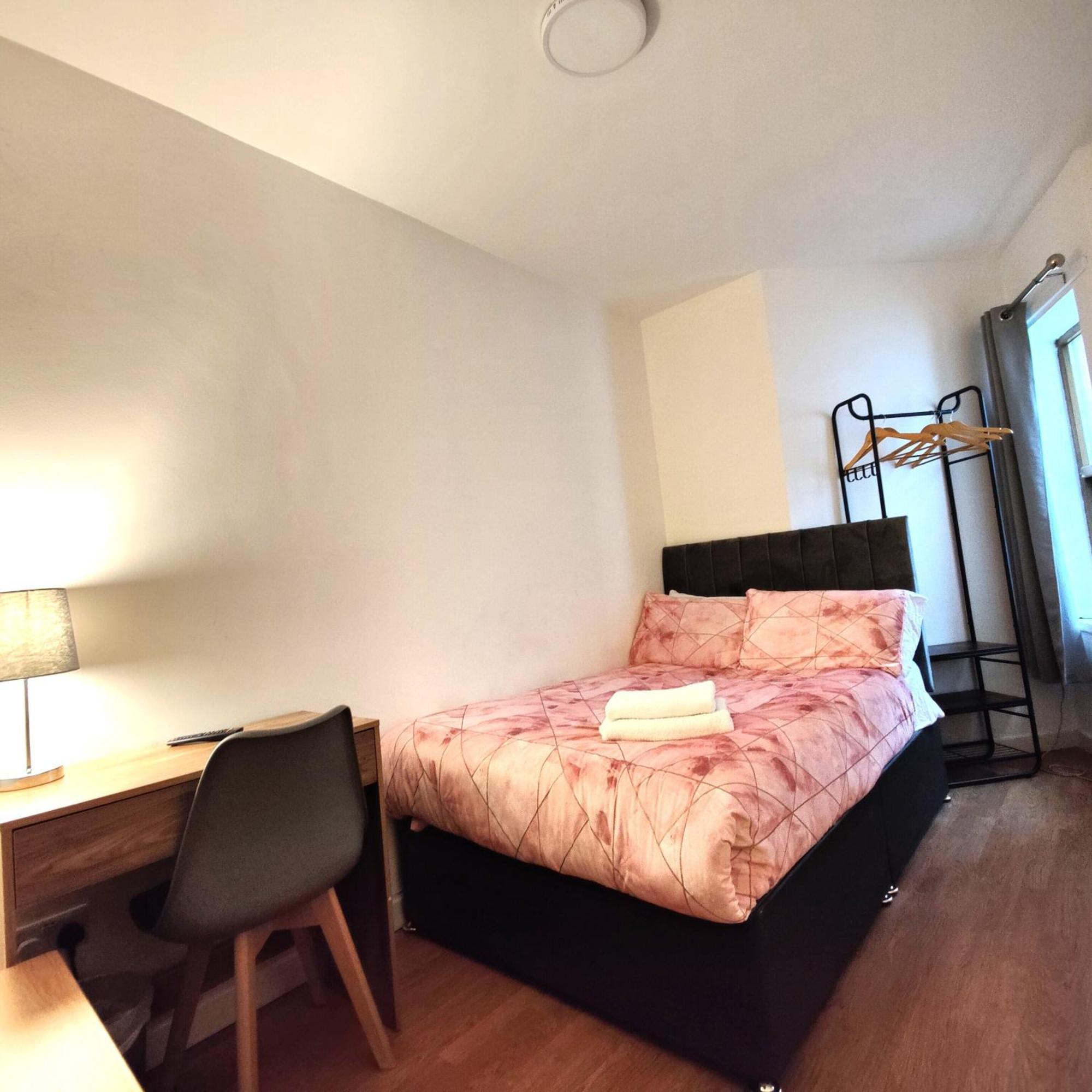 Liverpool City Centre Private Rooms Including Smart Tvs - With Shared Bathroom エクステリア 写真