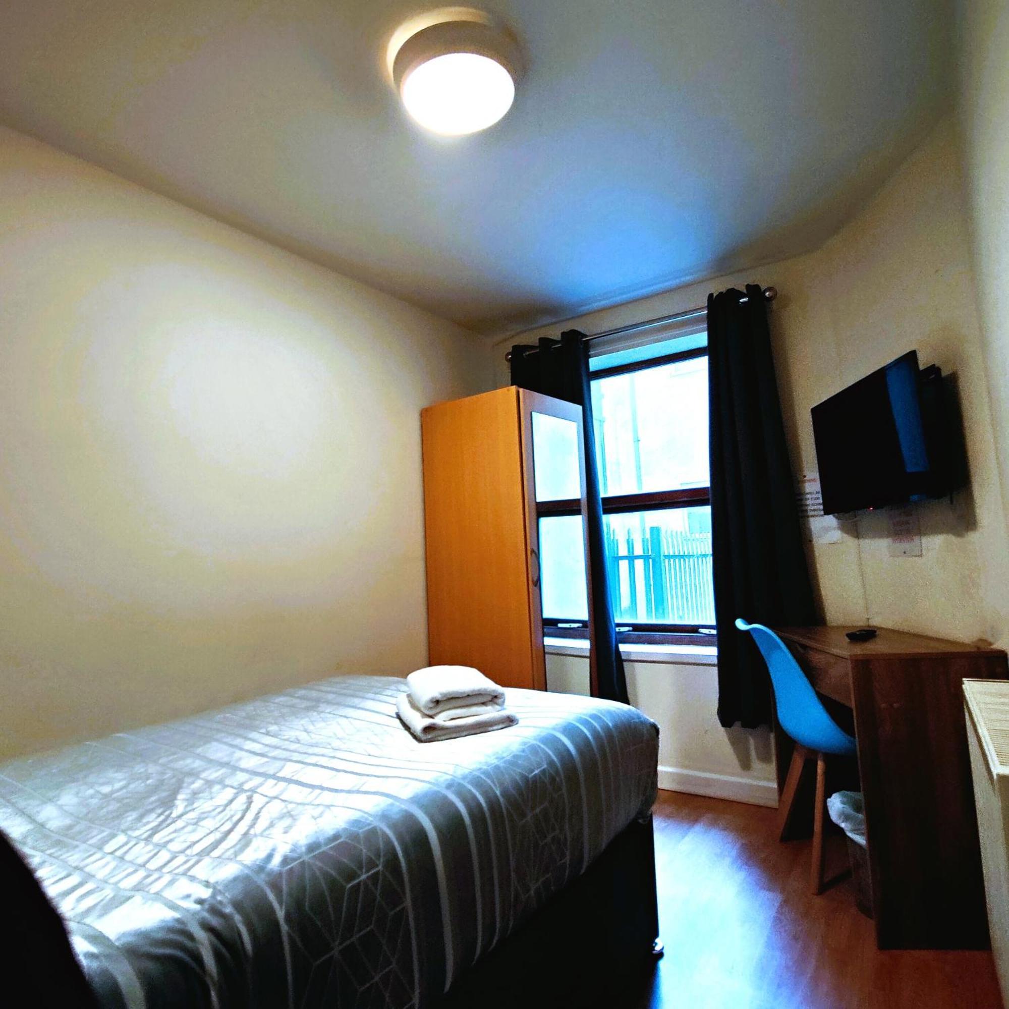 Liverpool City Centre Private Rooms Including Smart Tvs - With Shared Bathroom エクステリア 写真