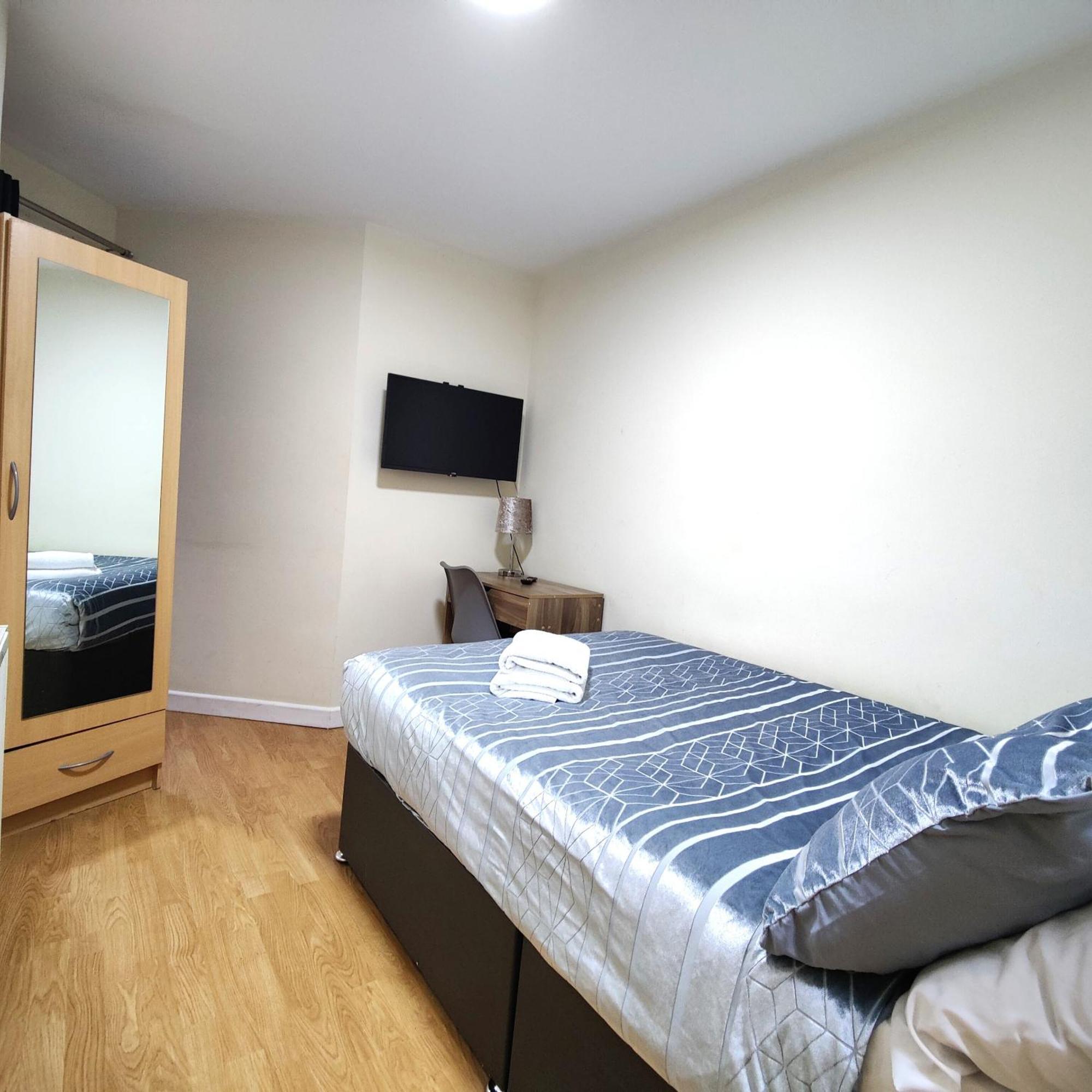 Liverpool City Centre Private Rooms Including Smart Tvs - With Shared Bathroom エクステリア 写真