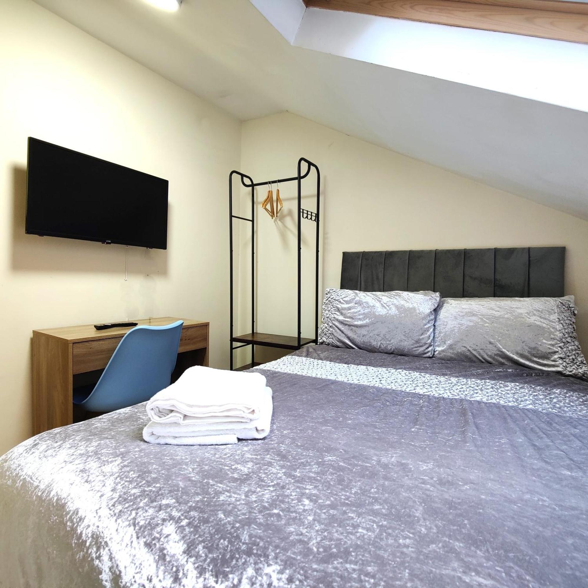 Liverpool City Centre Private Rooms Including Smart Tvs - With Shared Bathroom エクステリア 写真