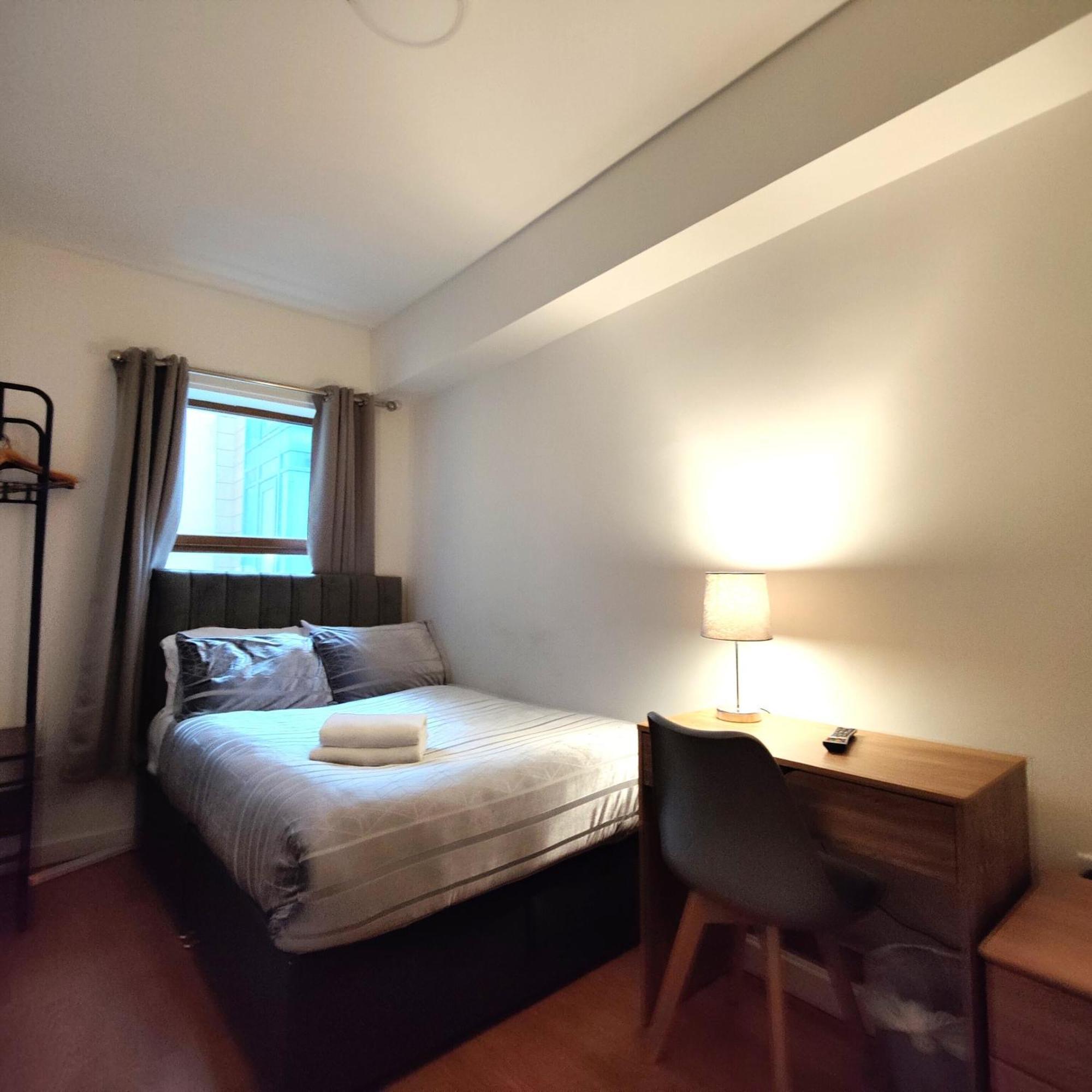 Liverpool City Centre Private Rooms Including Smart Tvs - With Shared Bathroom エクステリア 写真